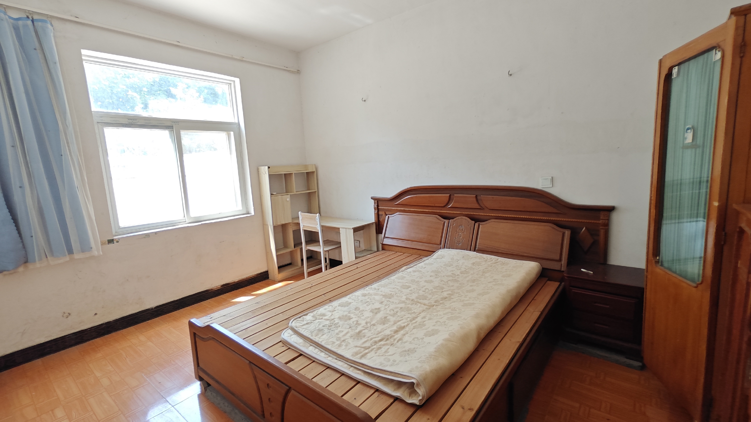 公园二村 2室1厅1卫 60m&sup2;