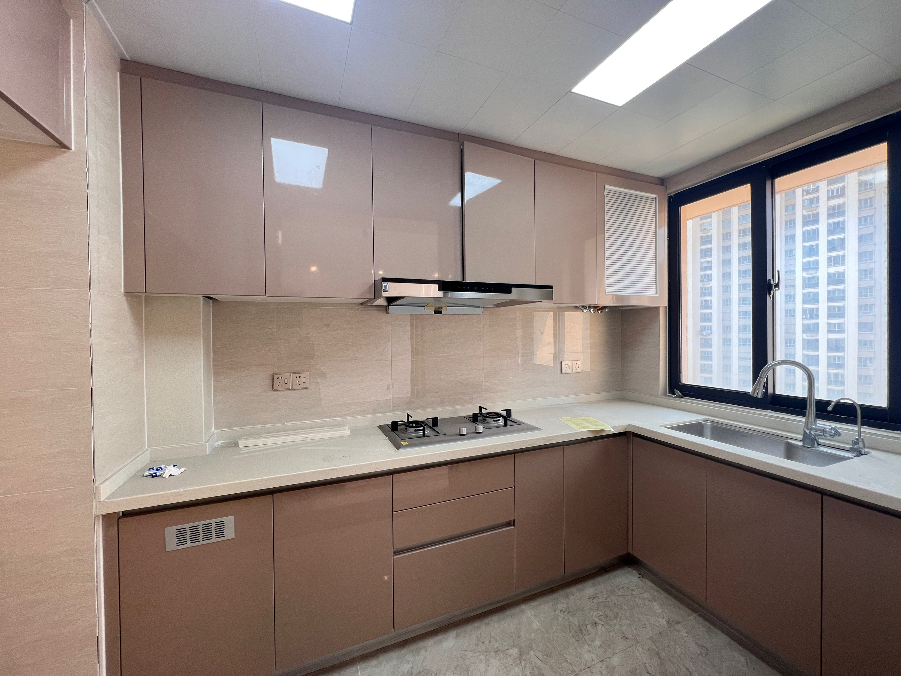 中南世纪花城三期 3室2厅2卫 132m&sup2;