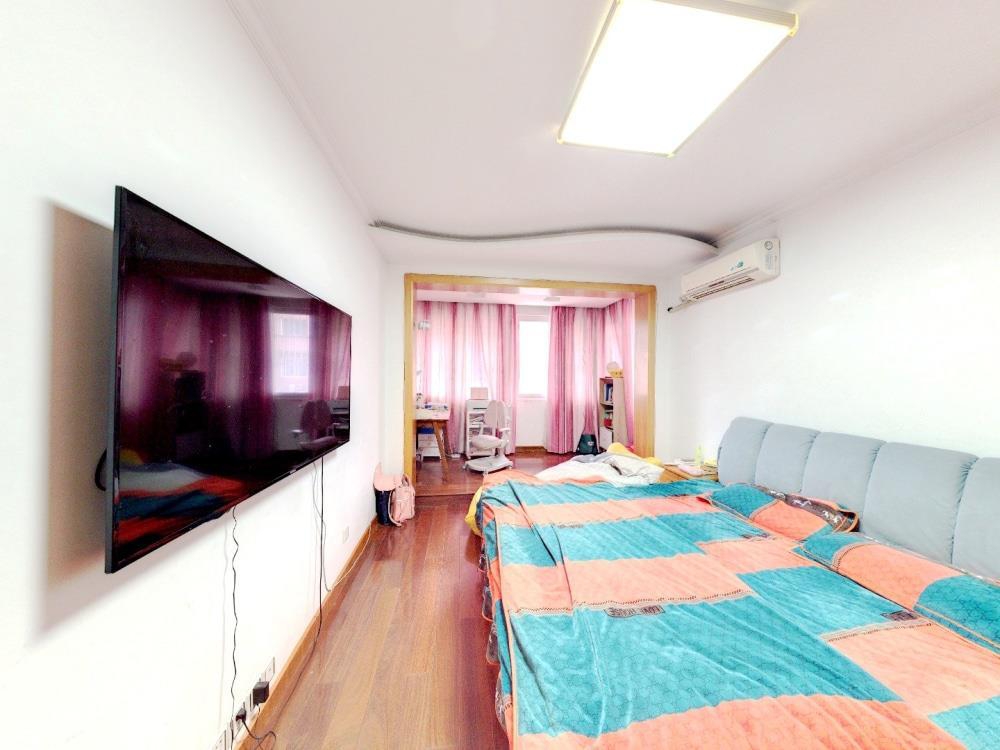 兴隆花苑 4室2厅1卫 137m&sup2;