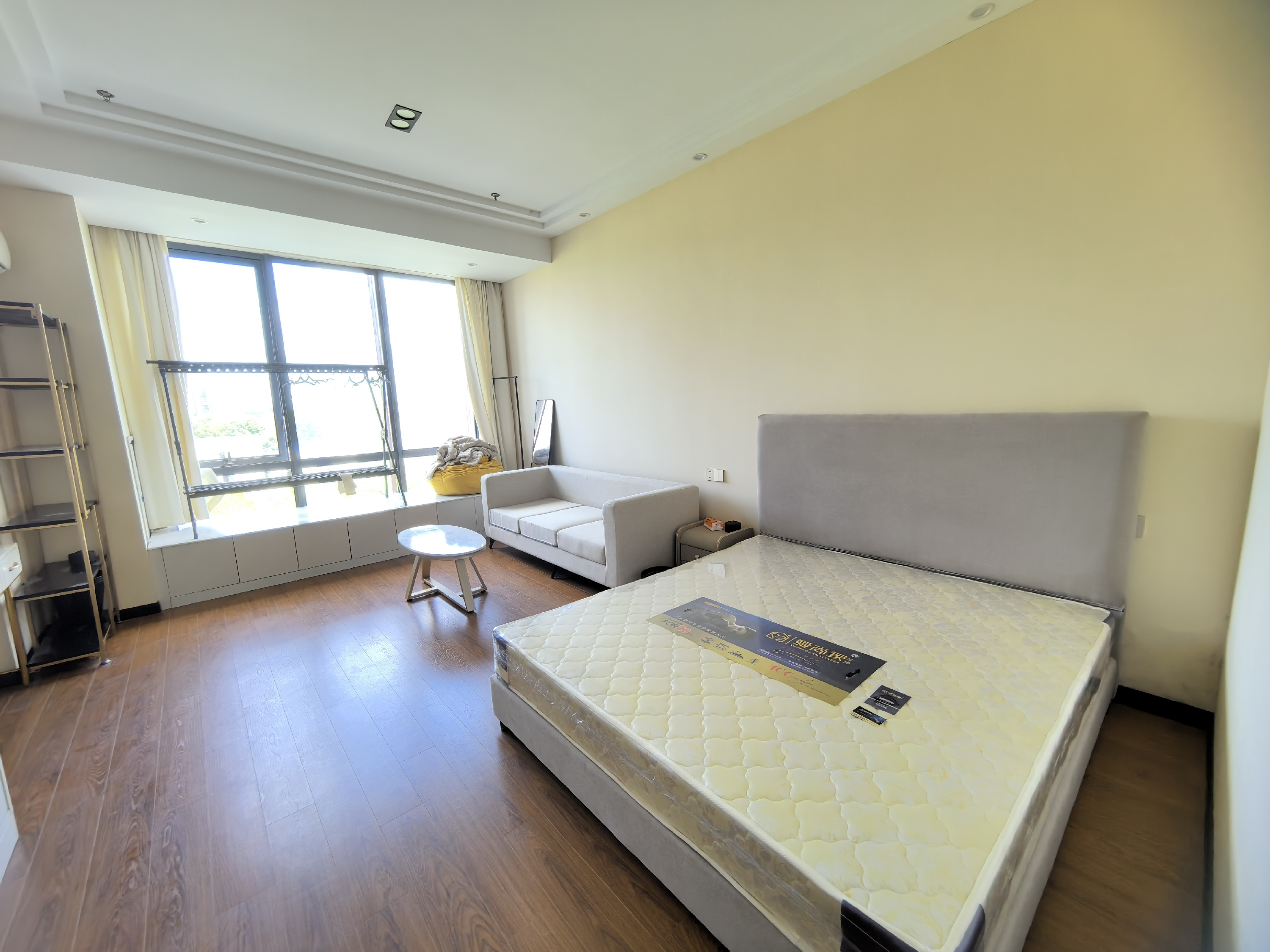 圆融堤调 1室1厅1卫 58m&sup2;
