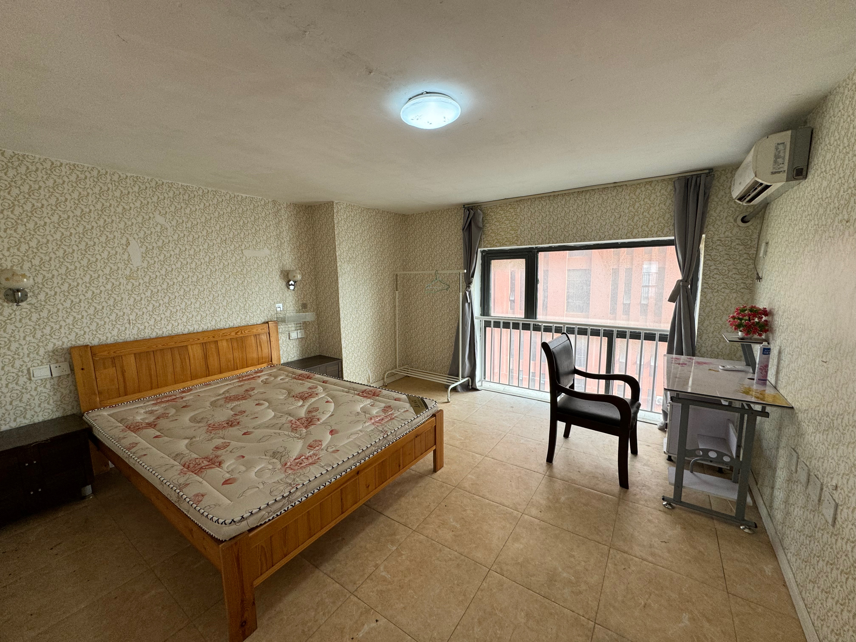 唐人公寓 3室2厅1卫 120m&sup2;