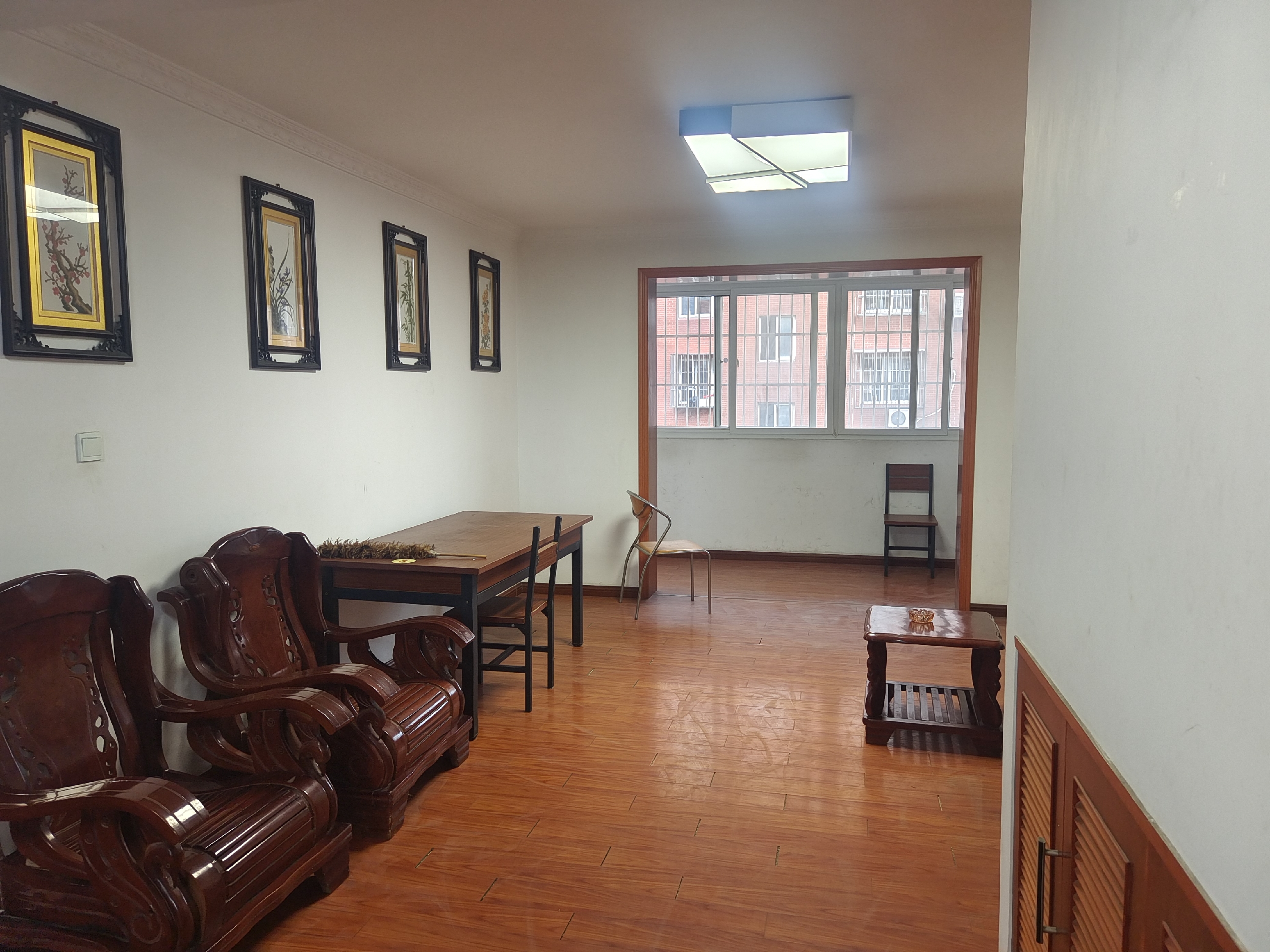秦灶新村北区 3室2厅1卫 132m²