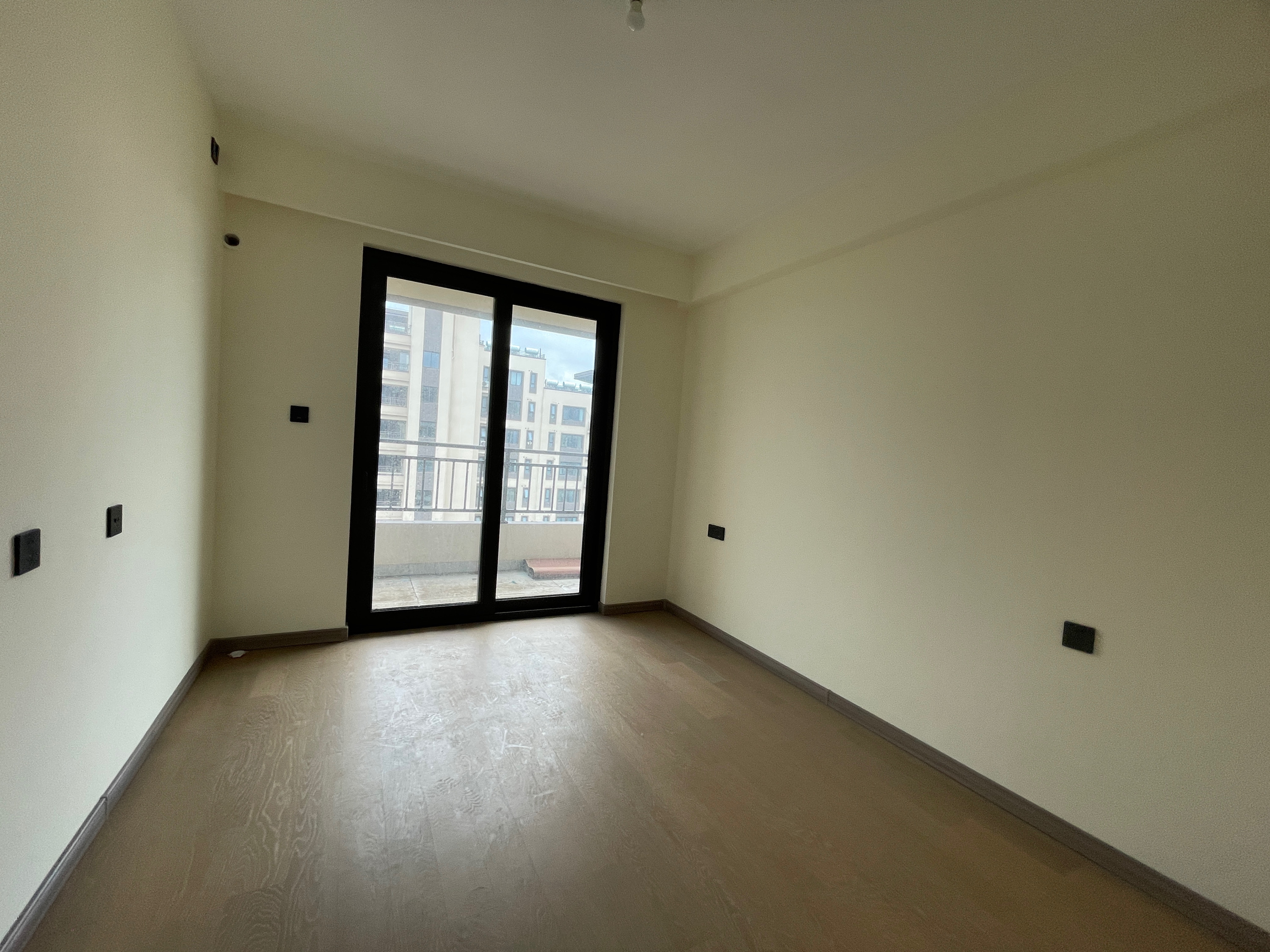 湖山源著 3室2厅2卫 115m&sup2;