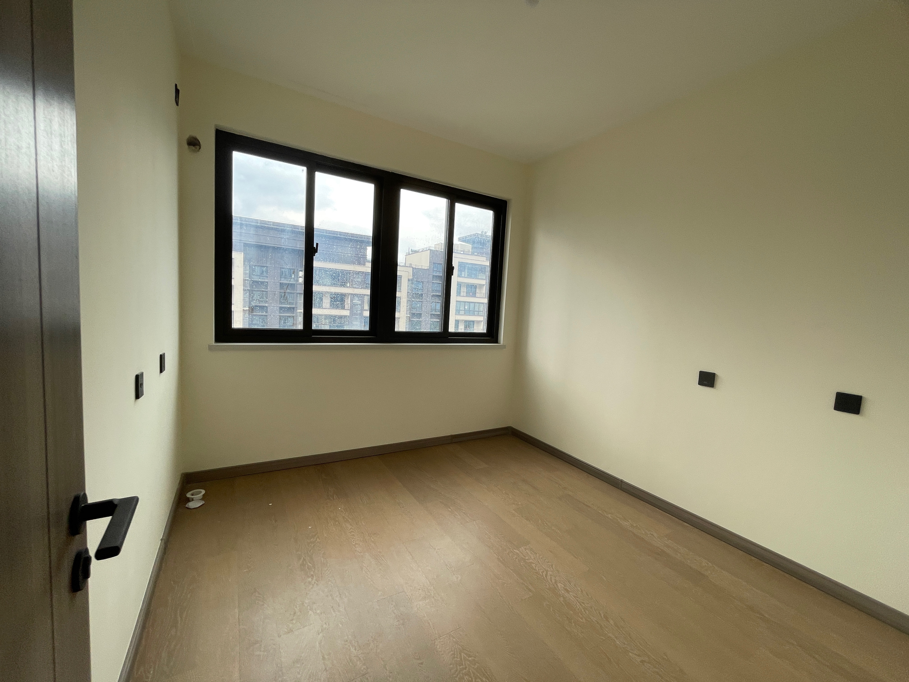 湖山源著 3室2厅2卫 115m&sup2;