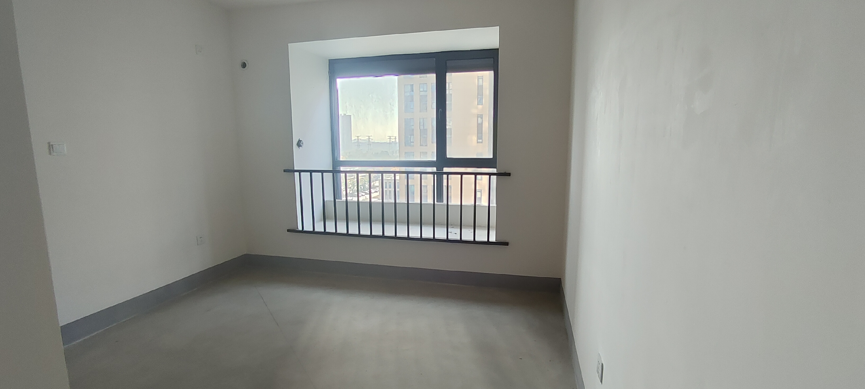 翠园 3室2厅2卫 106m&sup2;