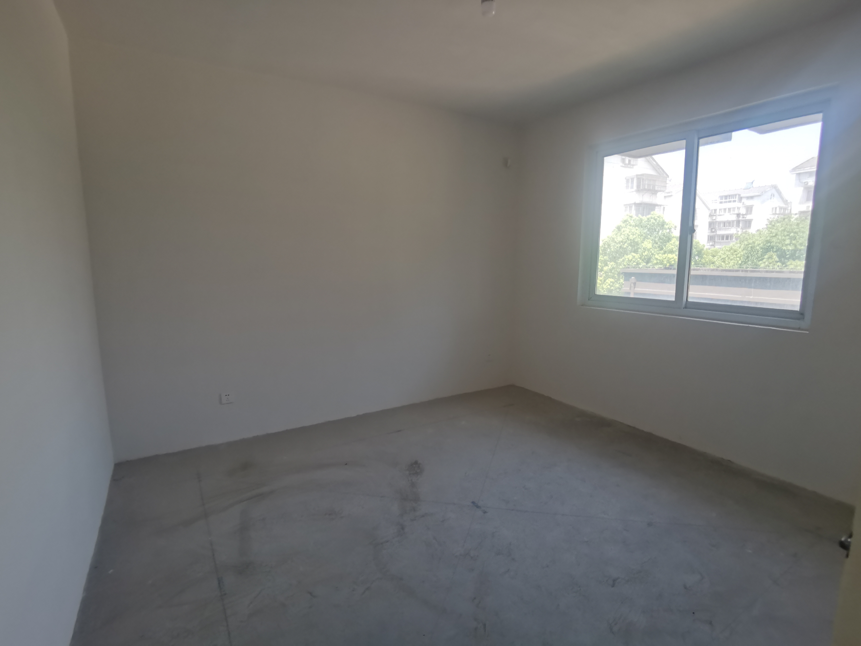 江畔花苑 3室2厅2卫 138m&sup2;