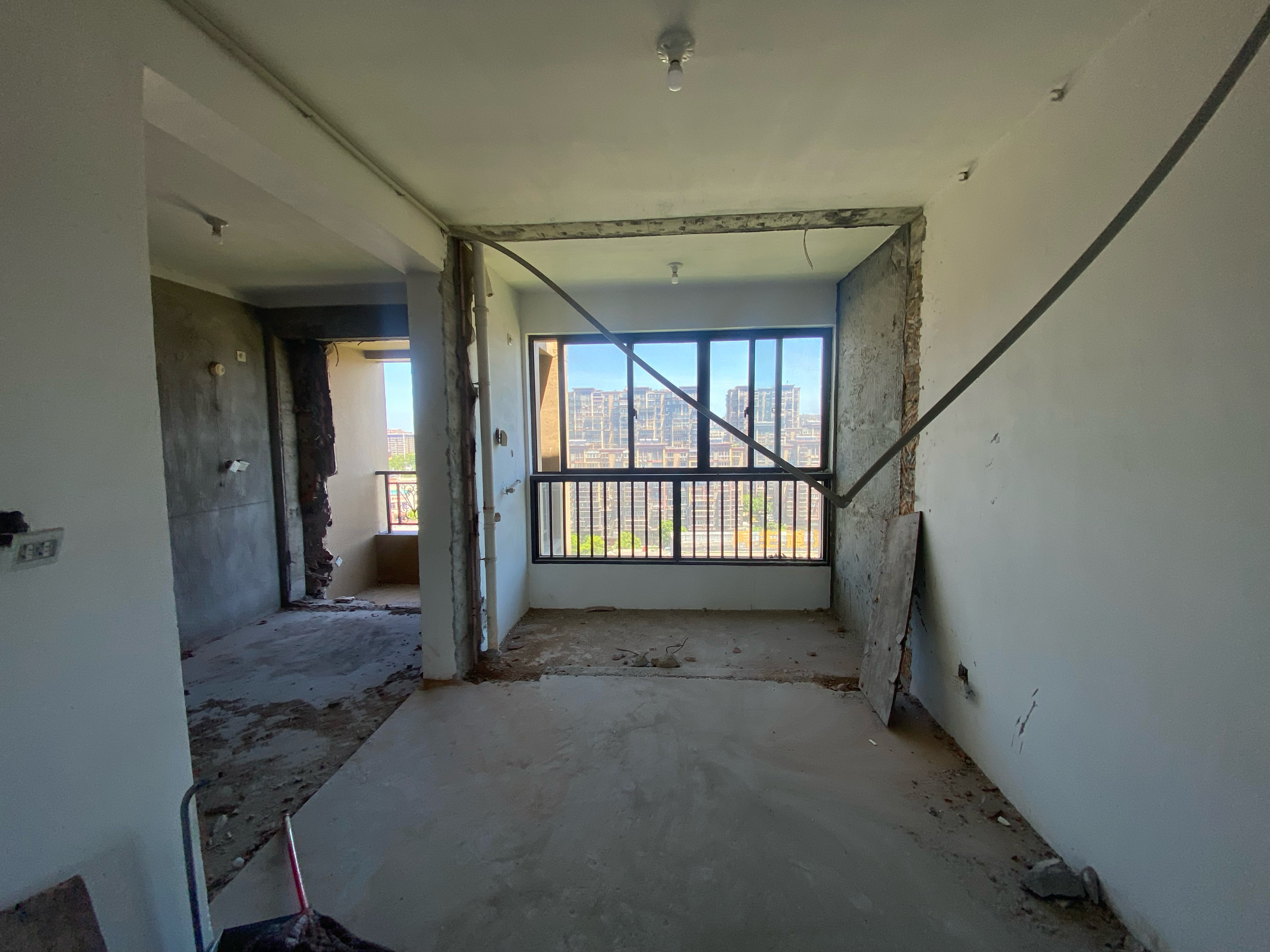 万濠山庄 3室2厅2卫 143.66m²