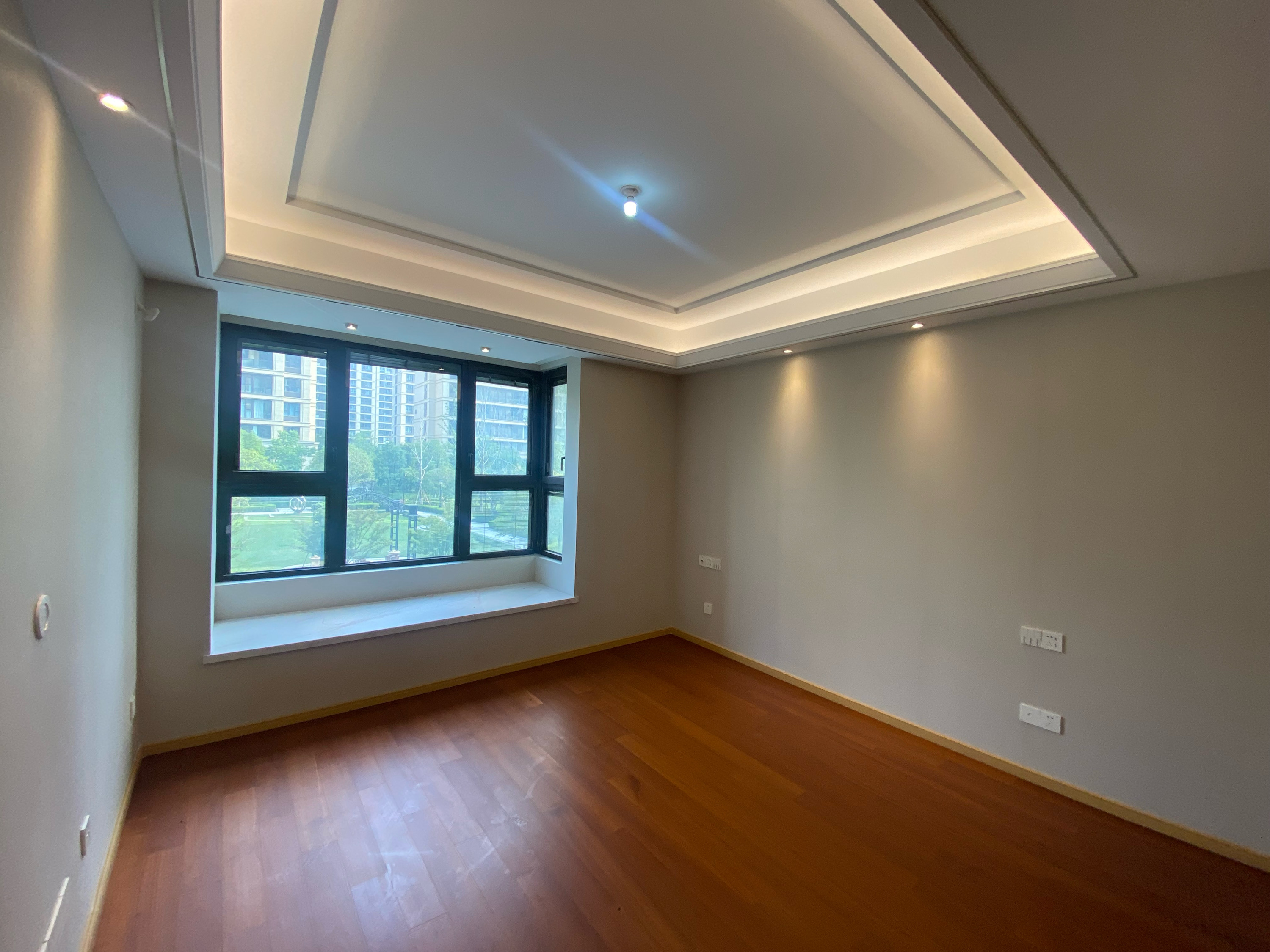 绿城蘭园 4室2厅2卫 143m&sup2;