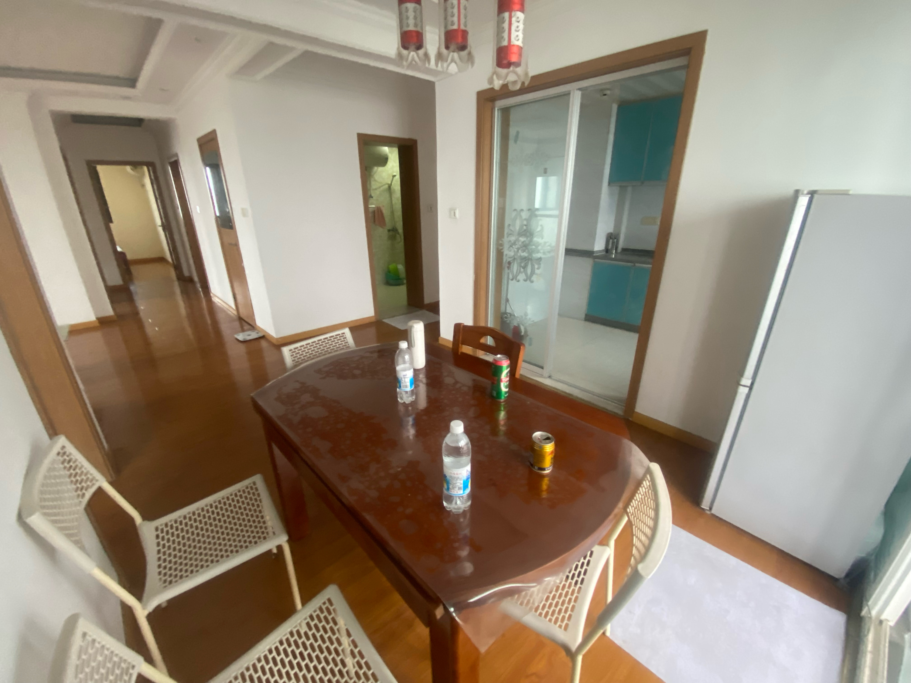中港翡翠城 3室2厅2卫 142.00m²