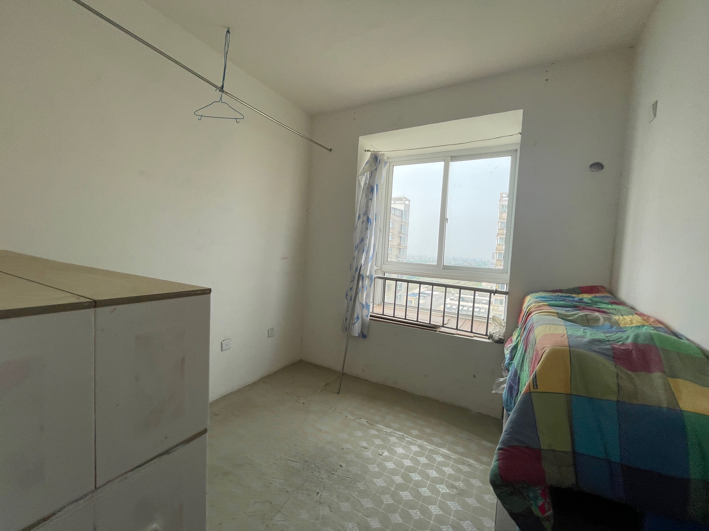 天霞苑 3室2厅1卫 108m&sup2;