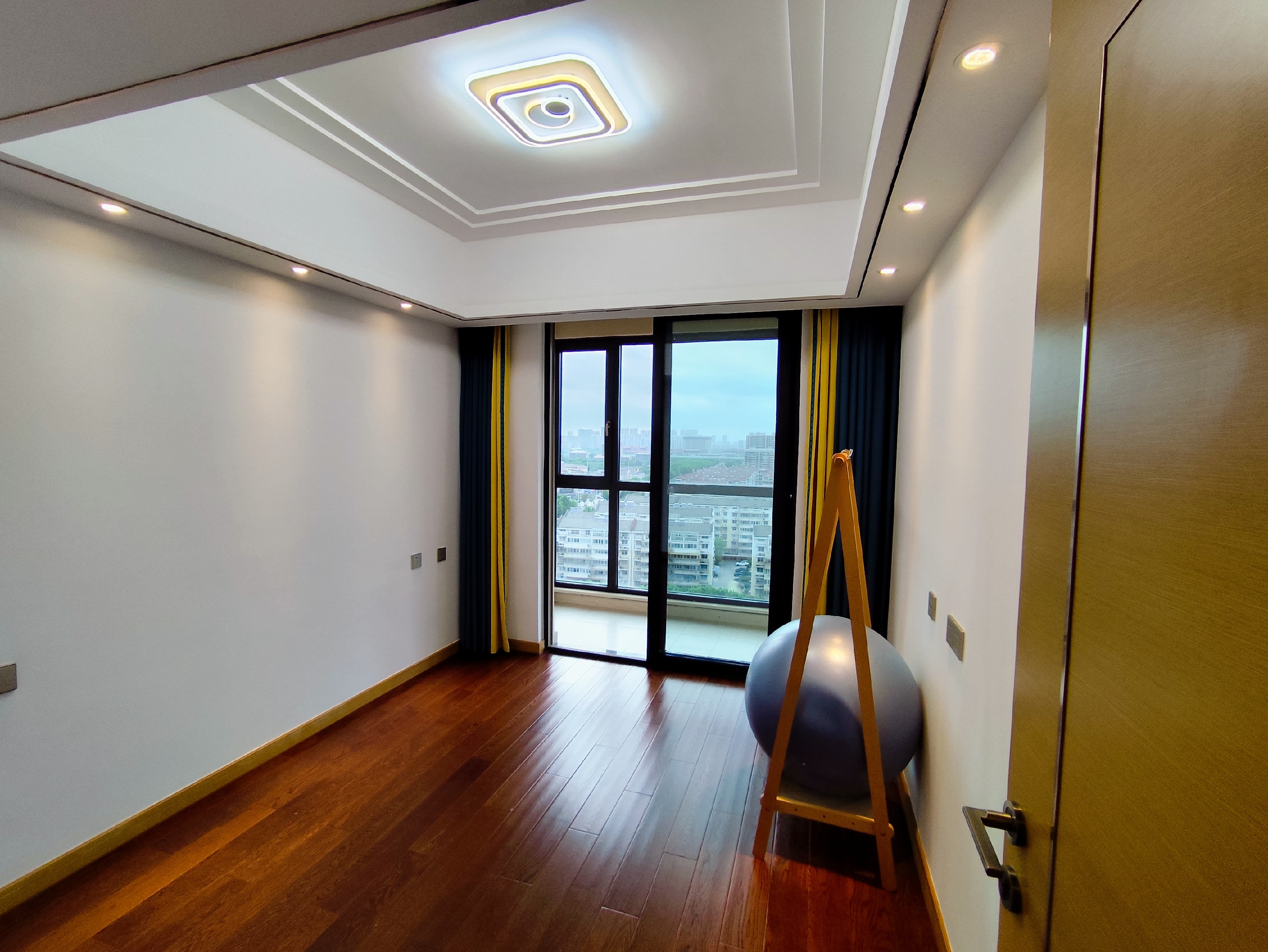 中南世纪花城三期 4室2厅2卫 139.49m&sup2;