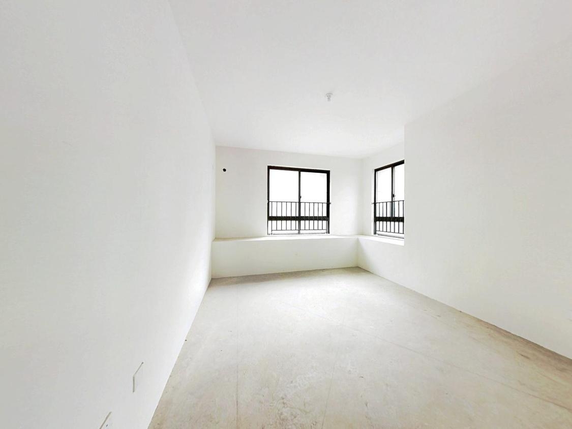 罗福宫 3室2厅1卫 121.56m&sup2;