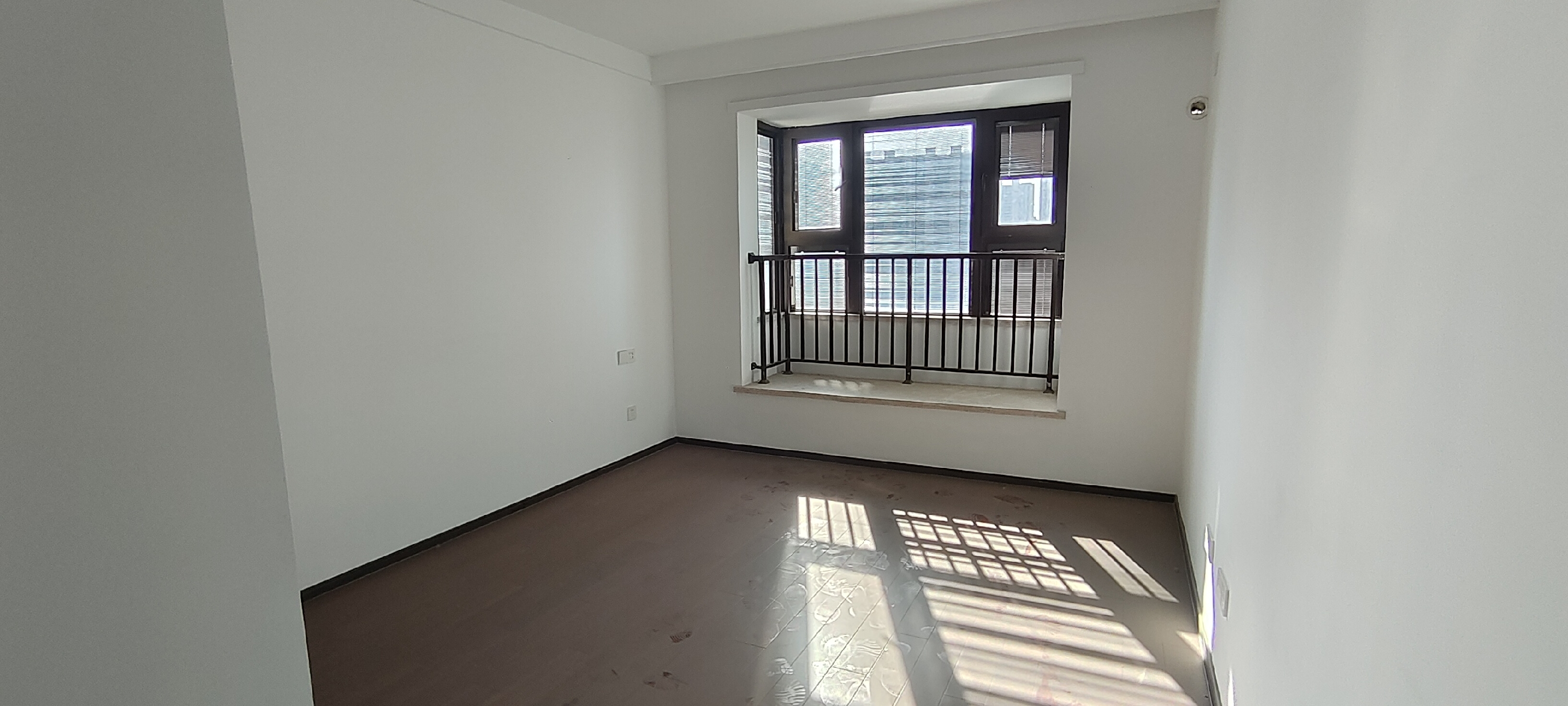 云樾东方 3室2厅2卫 124m&sup2;