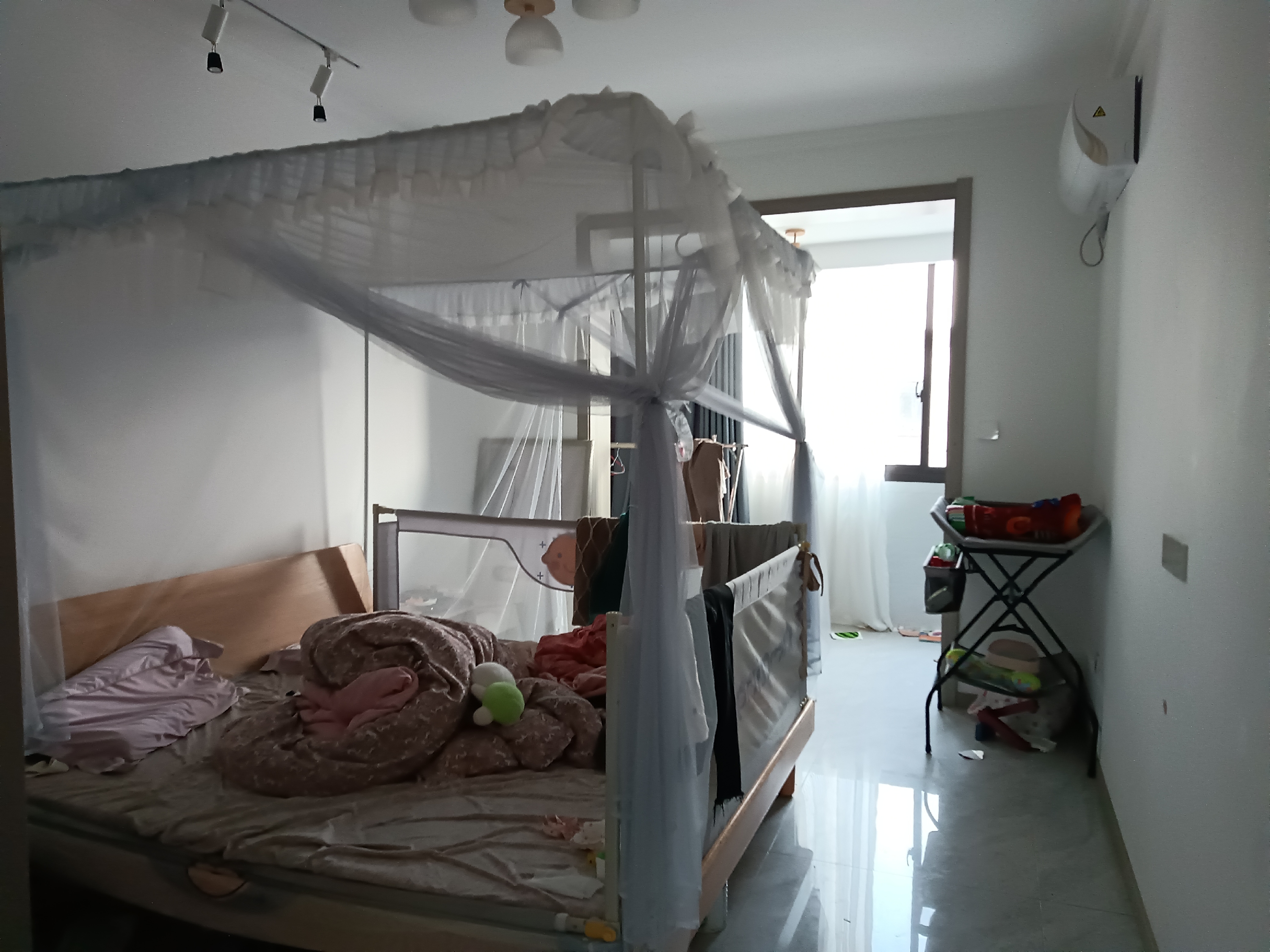 八角亭东一区 2室2厅1卫 80m&sup2;