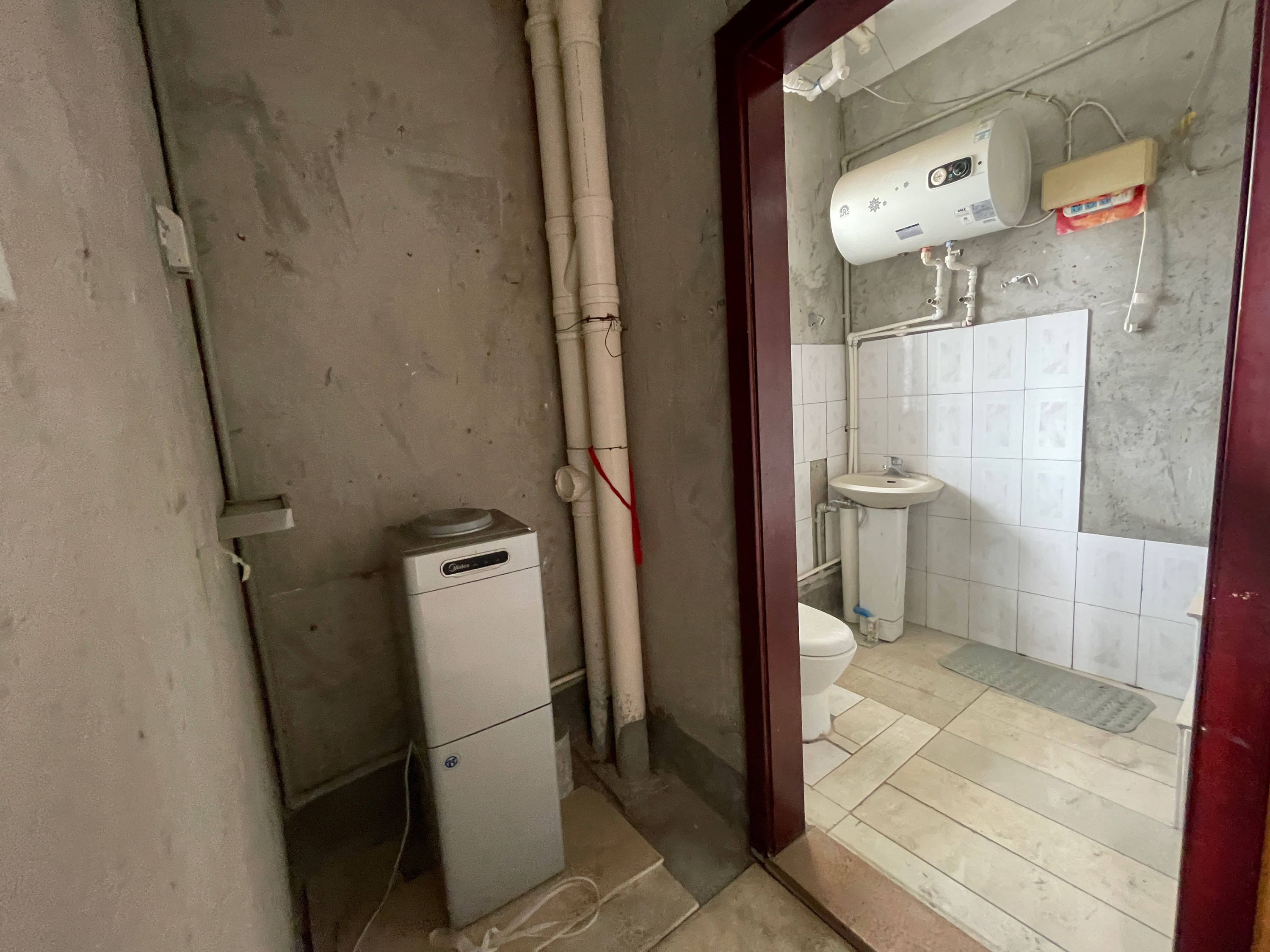 天霞苑 3室2厅1卫 108m&sup2;