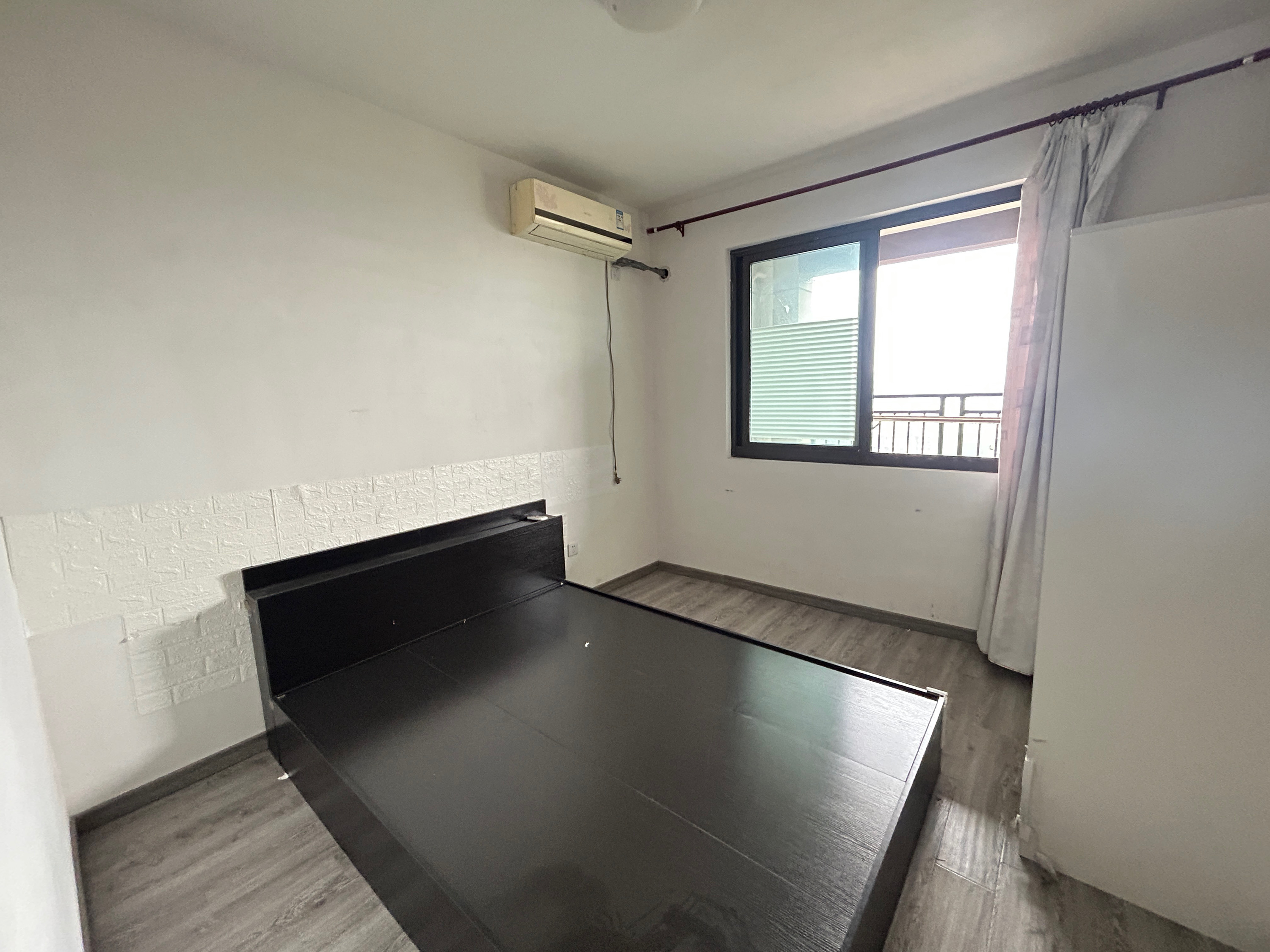 皇家花园北区 3室2厅1卫 108.84m&sup2;