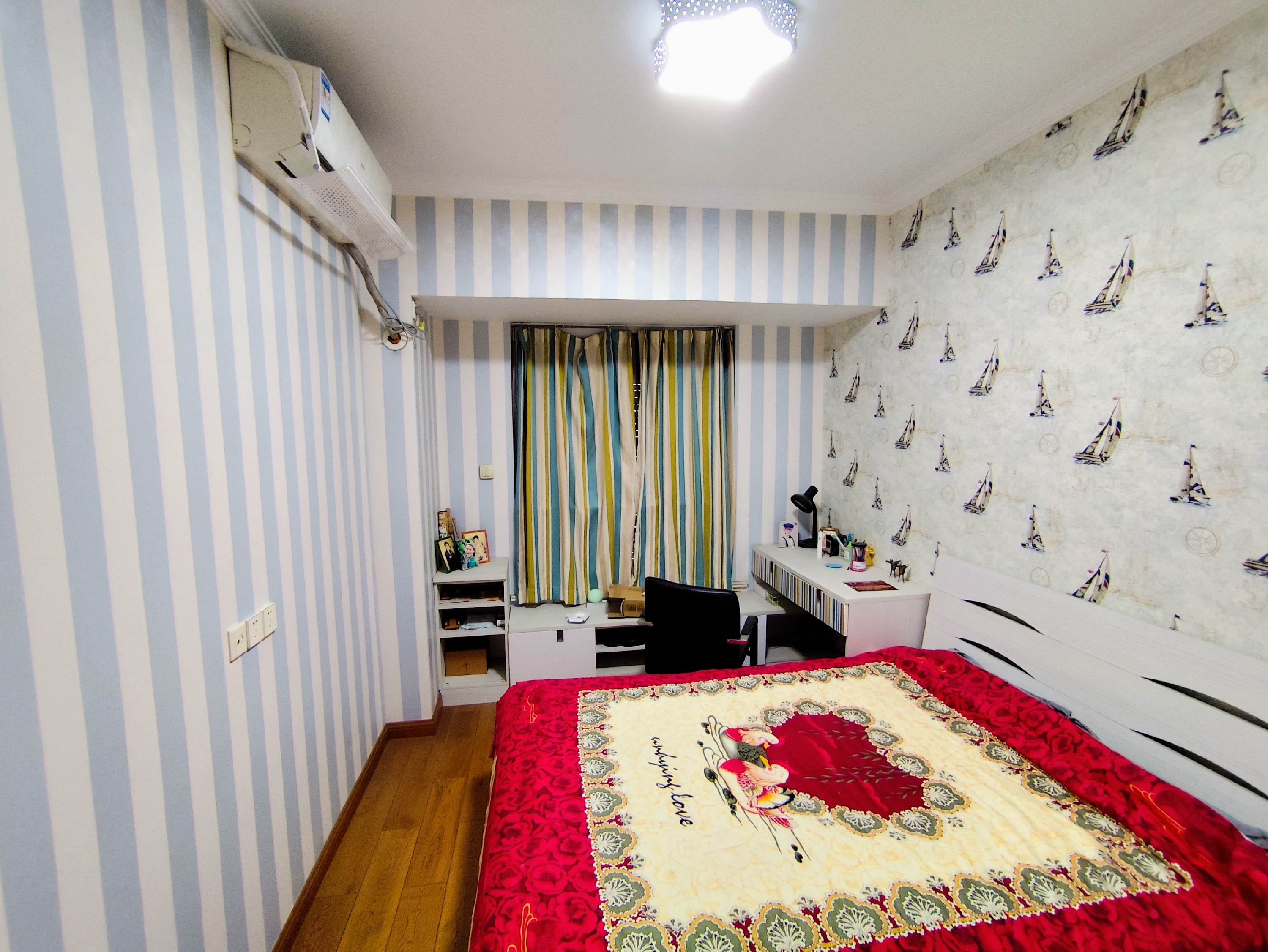 中南世纪花城一期 3室2厅2卫 128m&sup2;