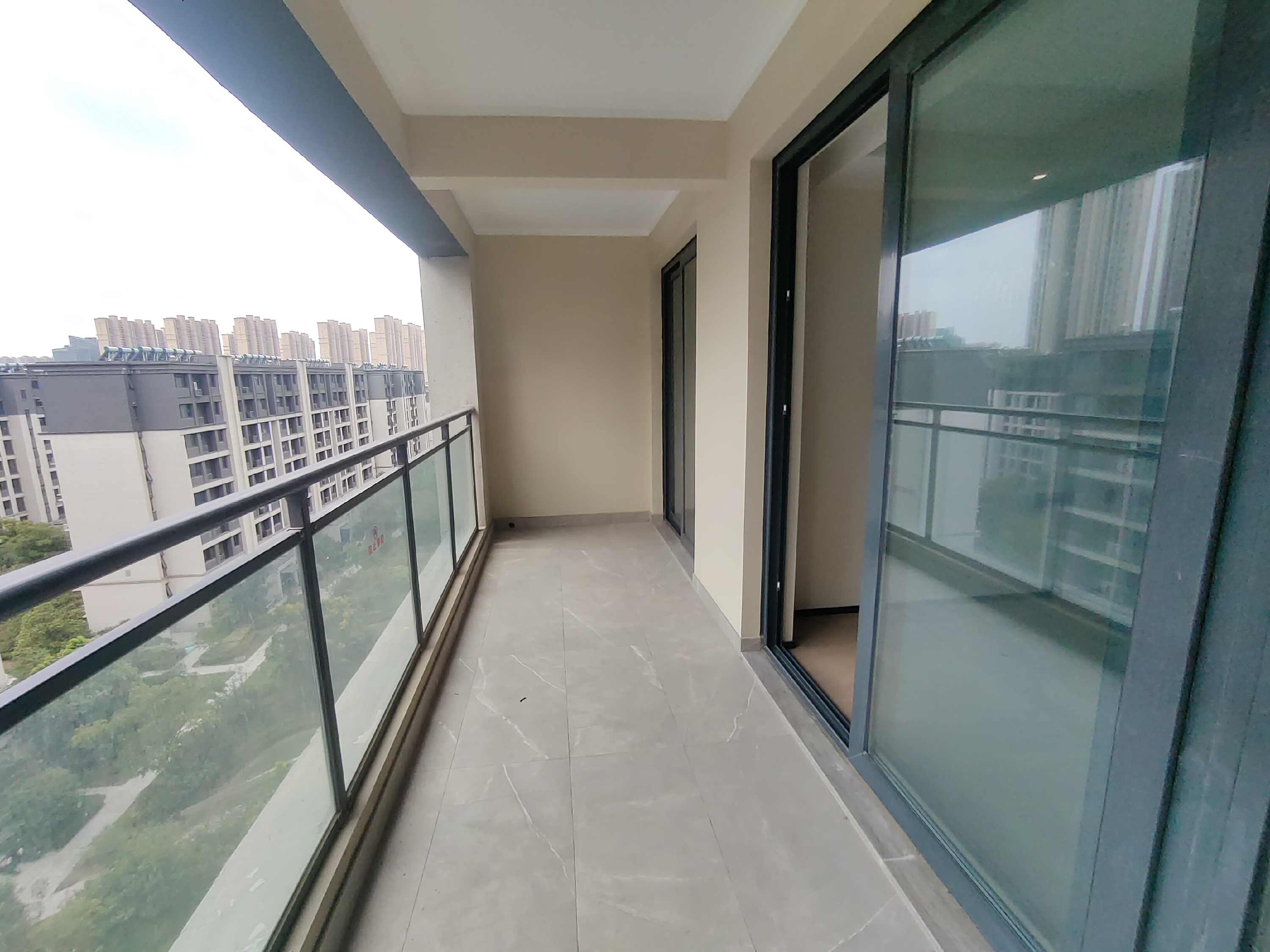 万科翡翠公园 3室2厅2卫 105.00m&sup2;
