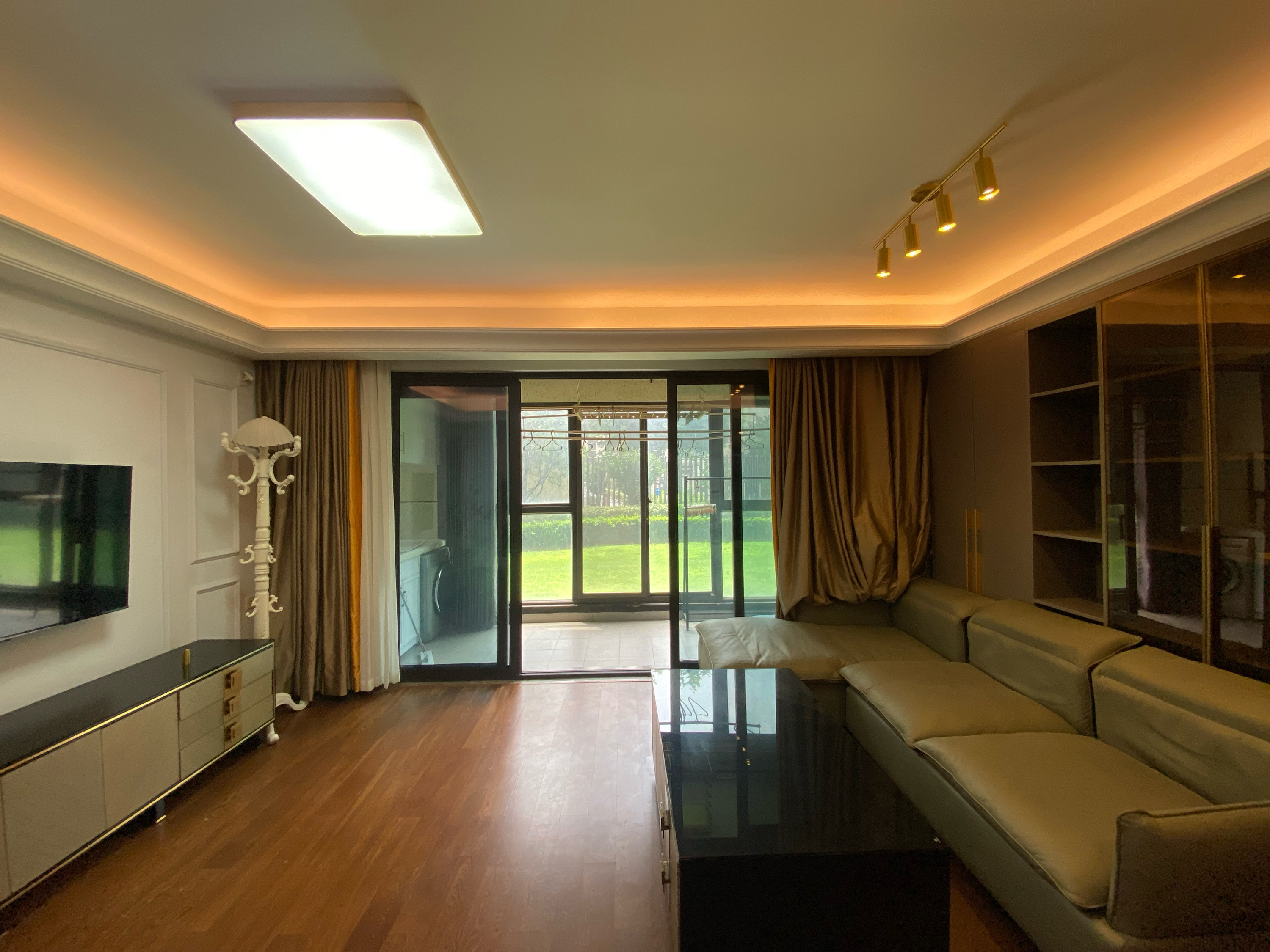 雍华府 3室2厅2卫 118.27m&sup2;