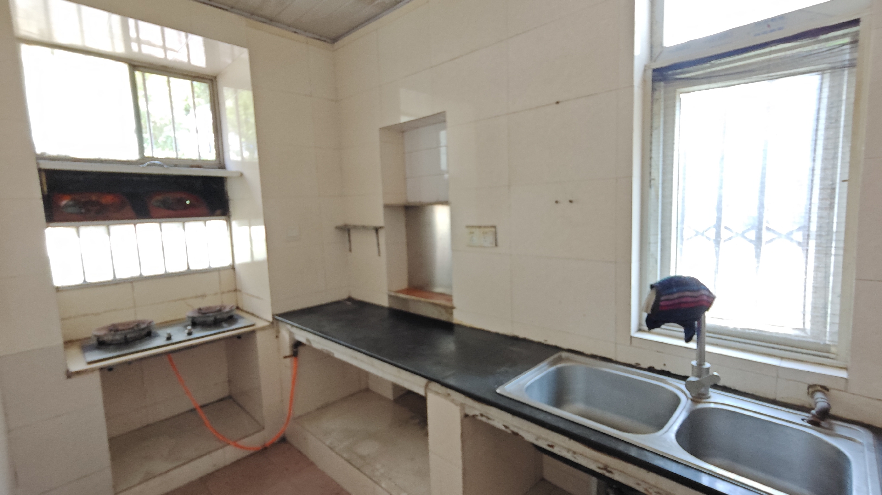 公园二村 2室1厅1卫 60m&sup2;