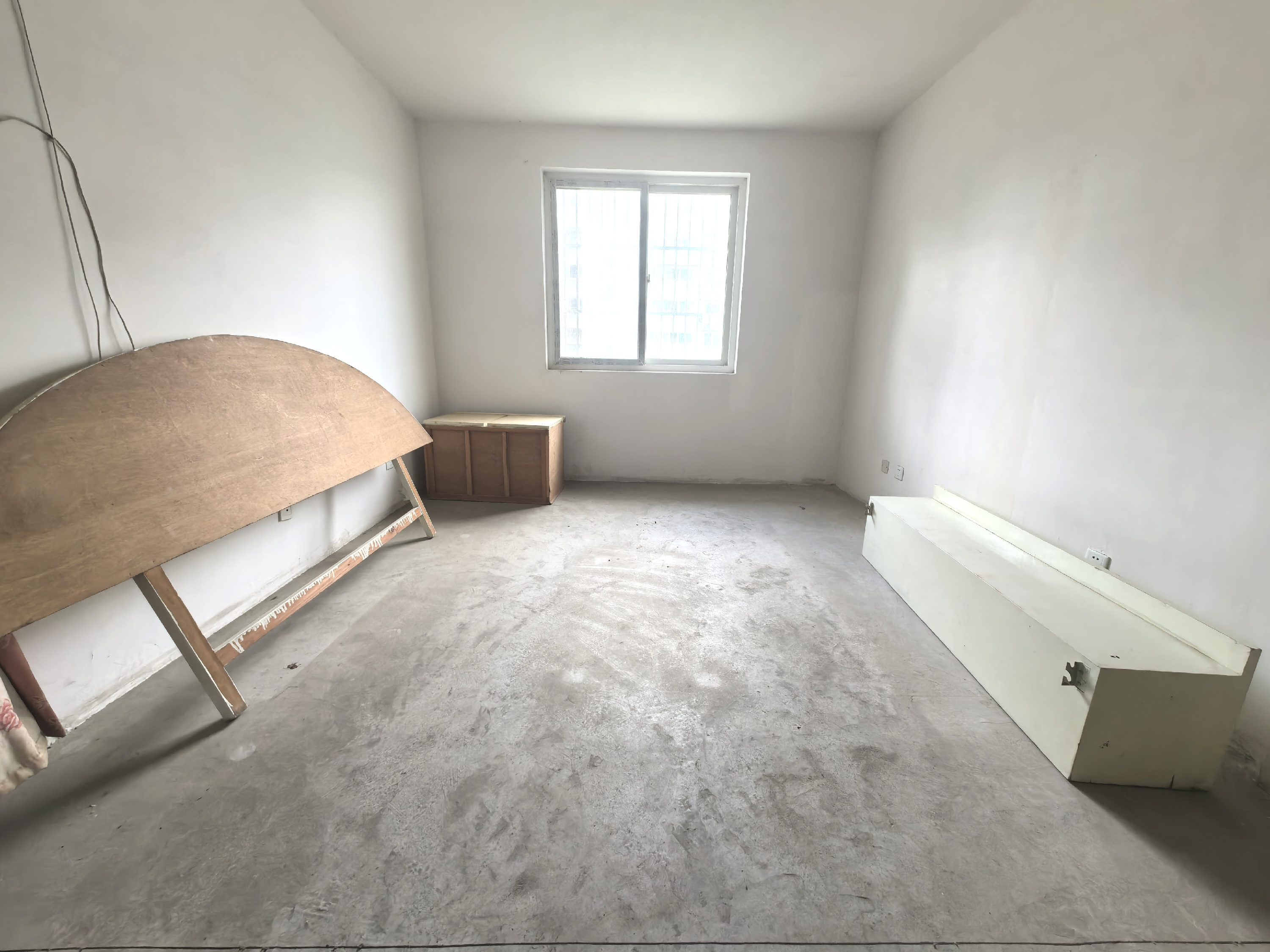 和谐怡园佳苑 3室2厅1卫 135m&sup2;