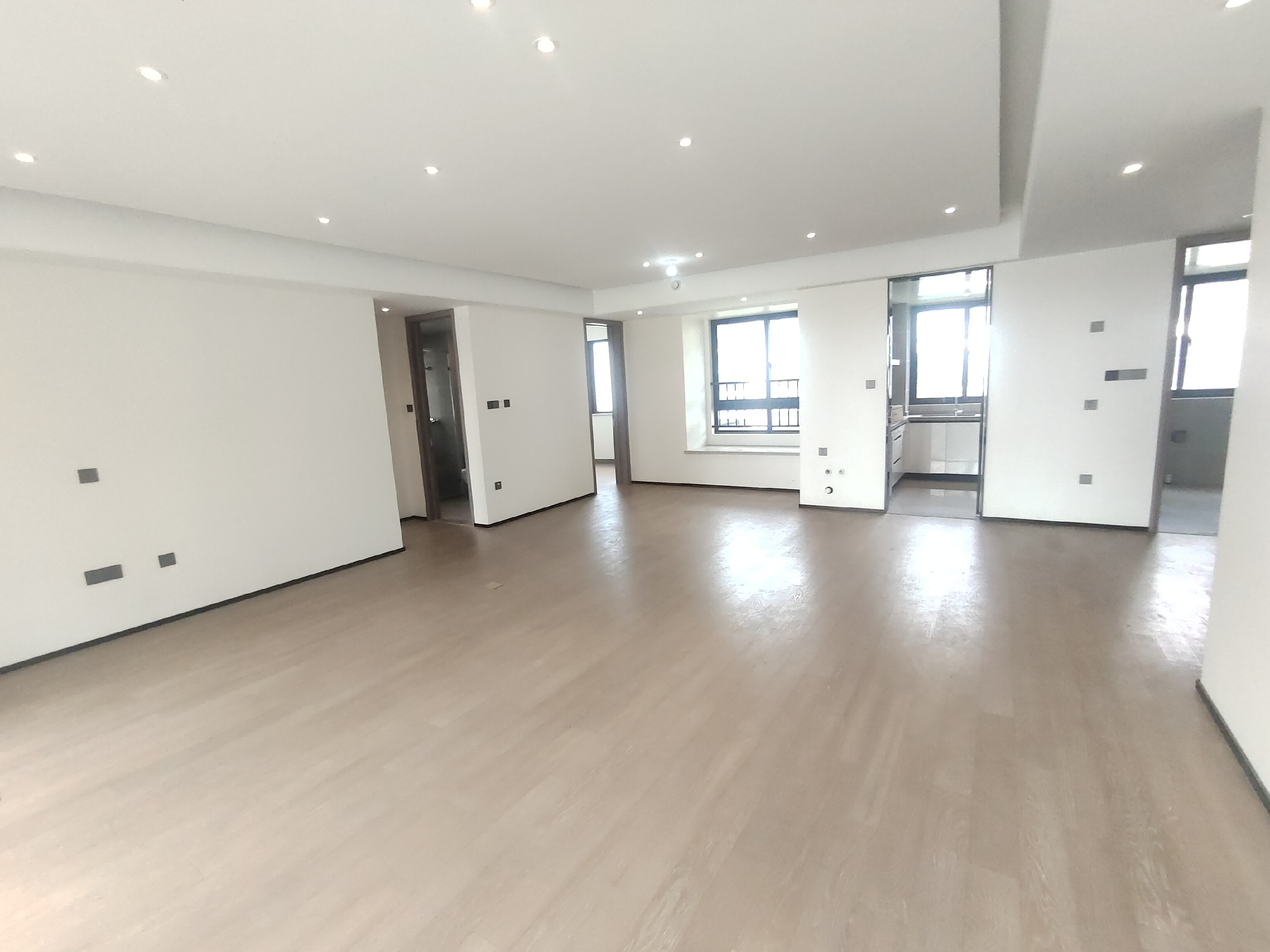 万科翡翠公园 3室2厅2卫 125m²