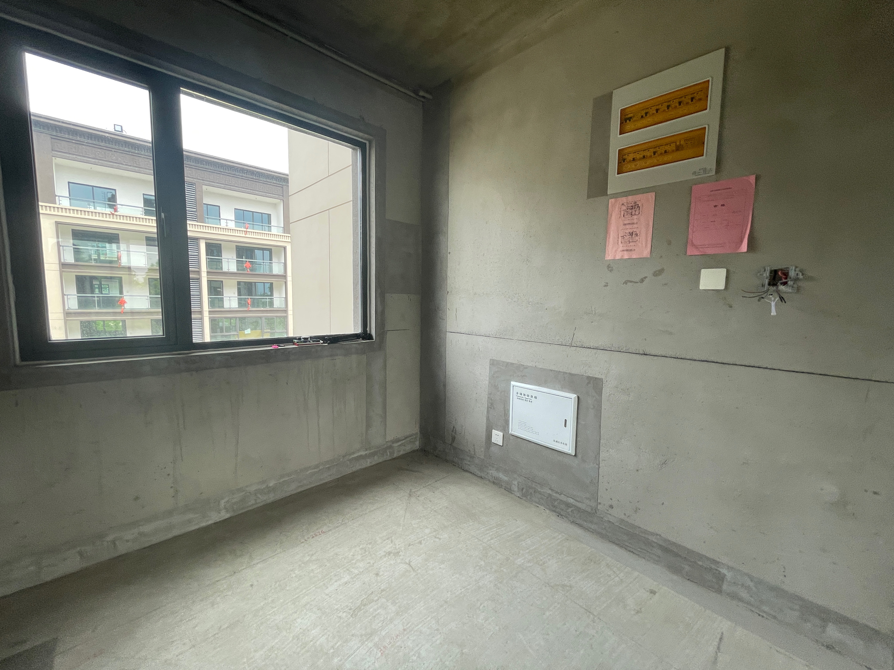 神辉上麟府 4室2厅2卫 125m²
