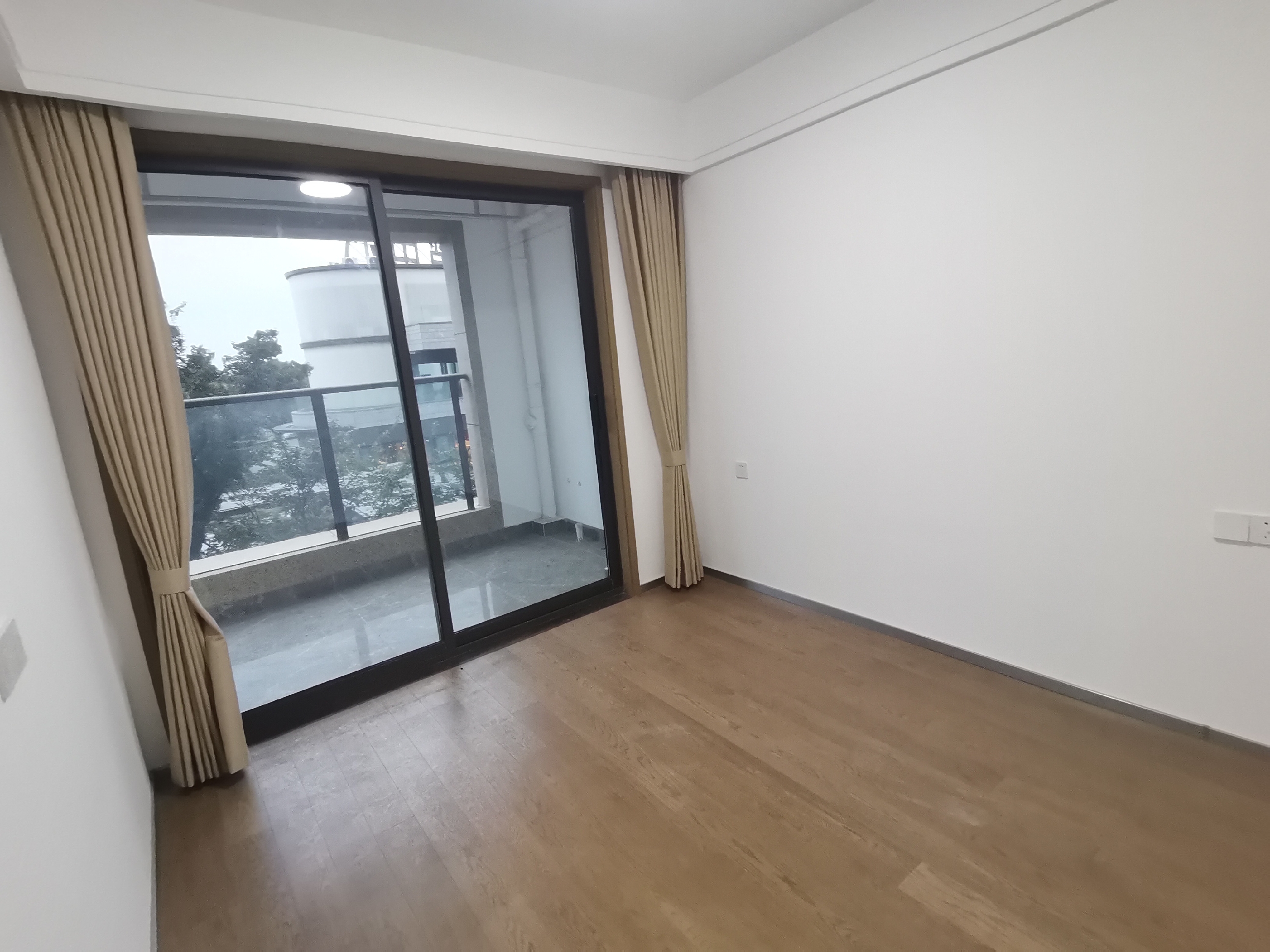 远创宸樾 3室2厅1卫 95m&sup2;