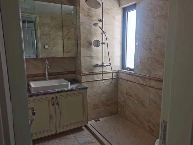 中海铂樾府 4室2厅2卫 143m&sup2;