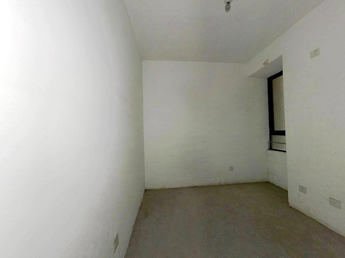 罗福宫 3室2厅1卫 122m&sup2;