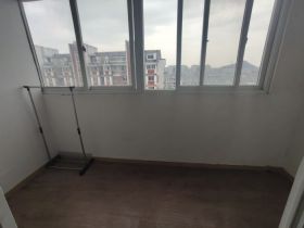 新港花苑 5室1厅2卫 135m&sup2;