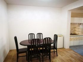 星月花园 3室2厅2卫 130m²