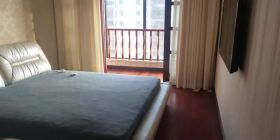 中港翡翠城 4室2厅2卫 142.00m&sup2;