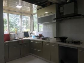 亚太苑 4室2厅1卫 4200m&sup2;