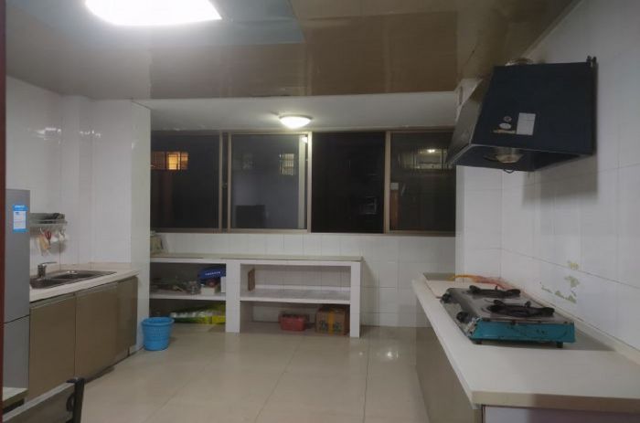新胜花苑 5室2厅1卫 125m&sup2;