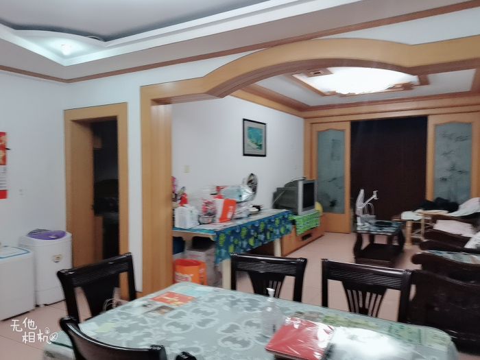 新龙花苑 6室3厅3卫 223.24m&sup2;