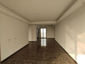 云樾东方 3室2厅2卫 125m&sup2;