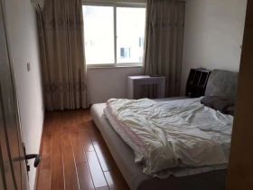 世纪新城 4室2厅2卫 150m&sup2;