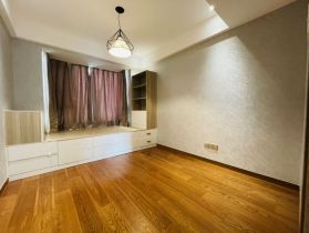 中南世纪花城三期 3室2厅2卫 138m&sup2;