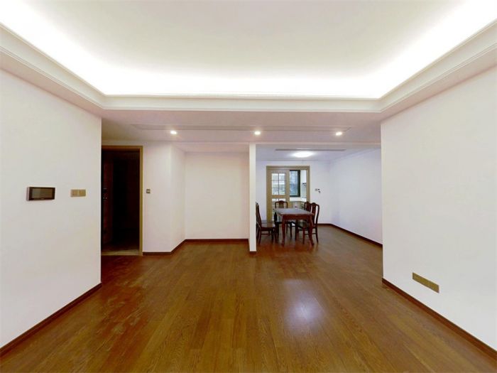 雍华府 4室2厅2卫 135m&sup2;