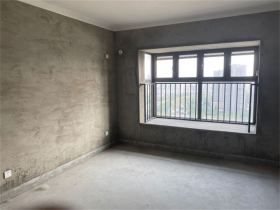 华强城 4室2厅2卫 158m²
