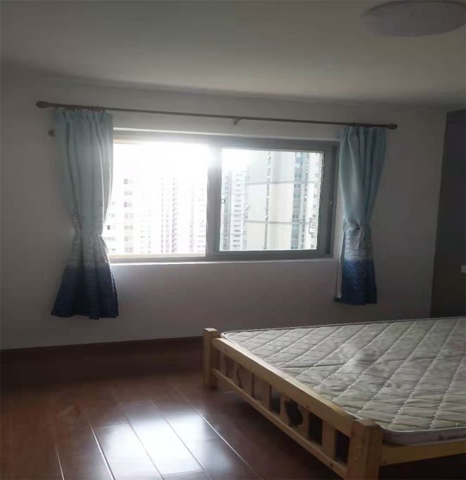 世濠花园 1室1厅1卫 67m&sup2;