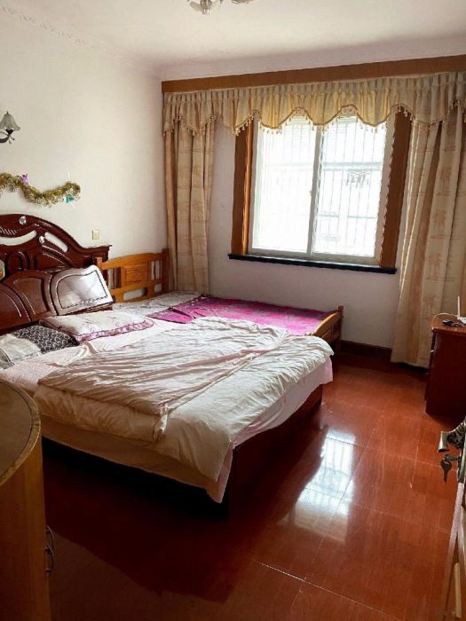 中兴花苑 3室2厅2卫 133.2m&sup2;