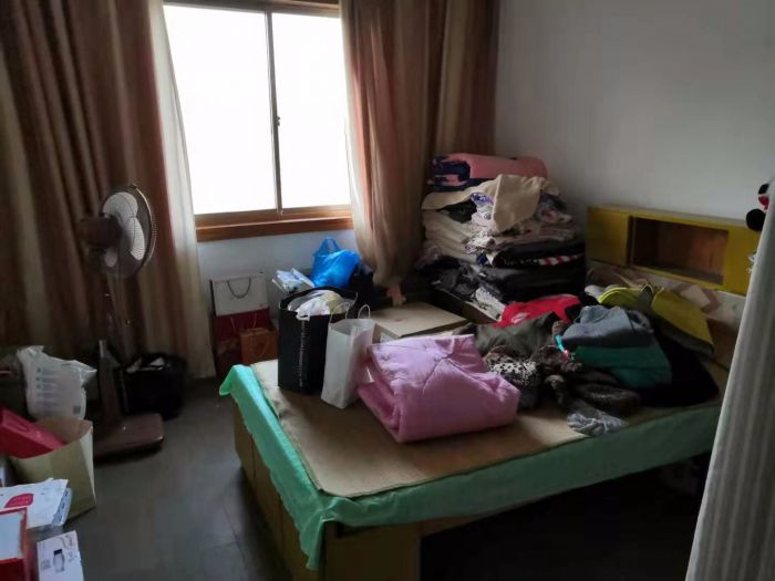 天都花苑 3室2厅1卫 138m&sup2;
