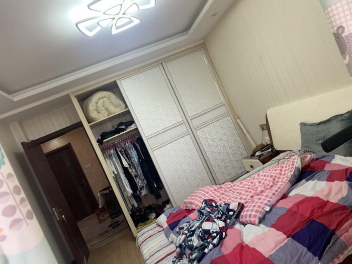 龙潭福里 3室2厅2卫 132m&sup2;
