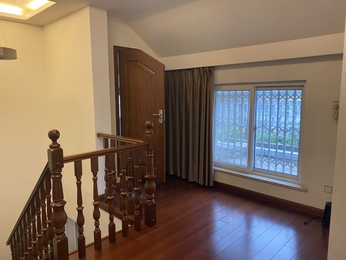 春晖花园 4室2厅2卫 175m&sup2;