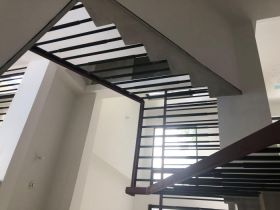 万濠瑜园 3室2厅3卫 330m&sup2;