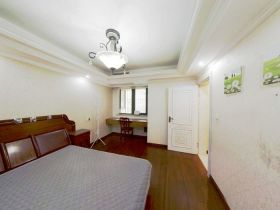 高迪晶城 3室2厅1卫 127.2m&sup2;