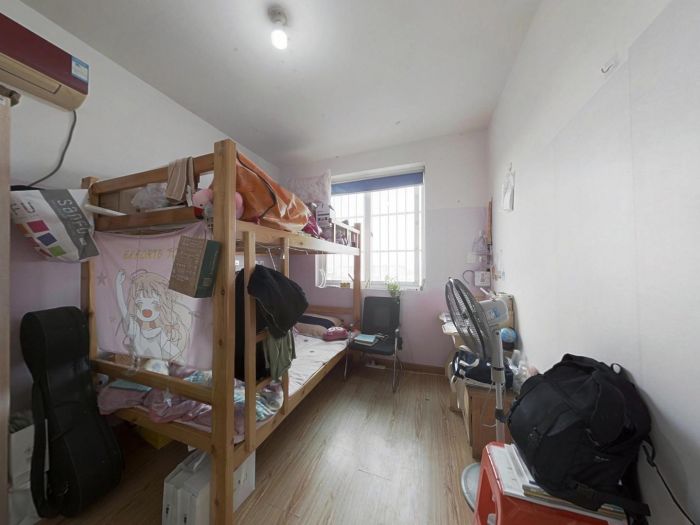 龙潭福里 4室2厅2卫 140m&sup2;