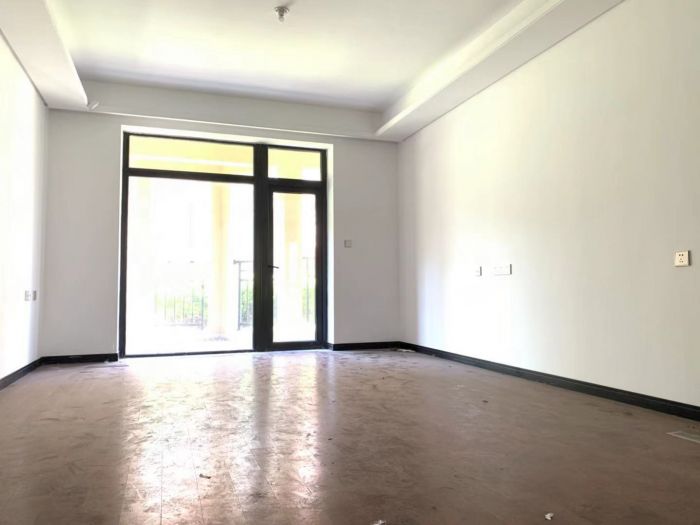 军山花园 3室3厅2卫 137m&sup2;